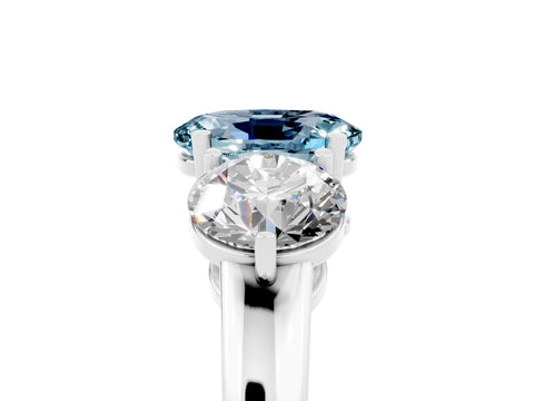 White gold Oval Cut Aquamarine Three-Stone Ring with Prong Setting and Classic Band_5