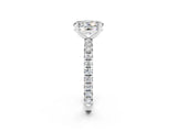 White gold Oval Cut Cut Diamond Pavé Band with Four-Prong Setting_2