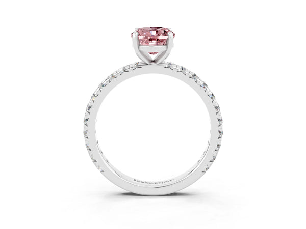 White gold Oval Cut Cut Diamond Pavé Band with Four-Prong Setting