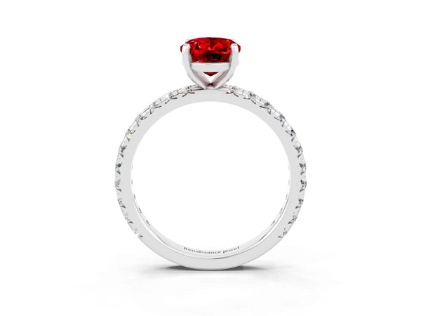 White gold Oval Cut Cut Diamond Pavé Band with Four-Prong Setting
