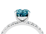 White gold Oval Cut Cut Diamond Pavé Band with Four-Prong Setting_4