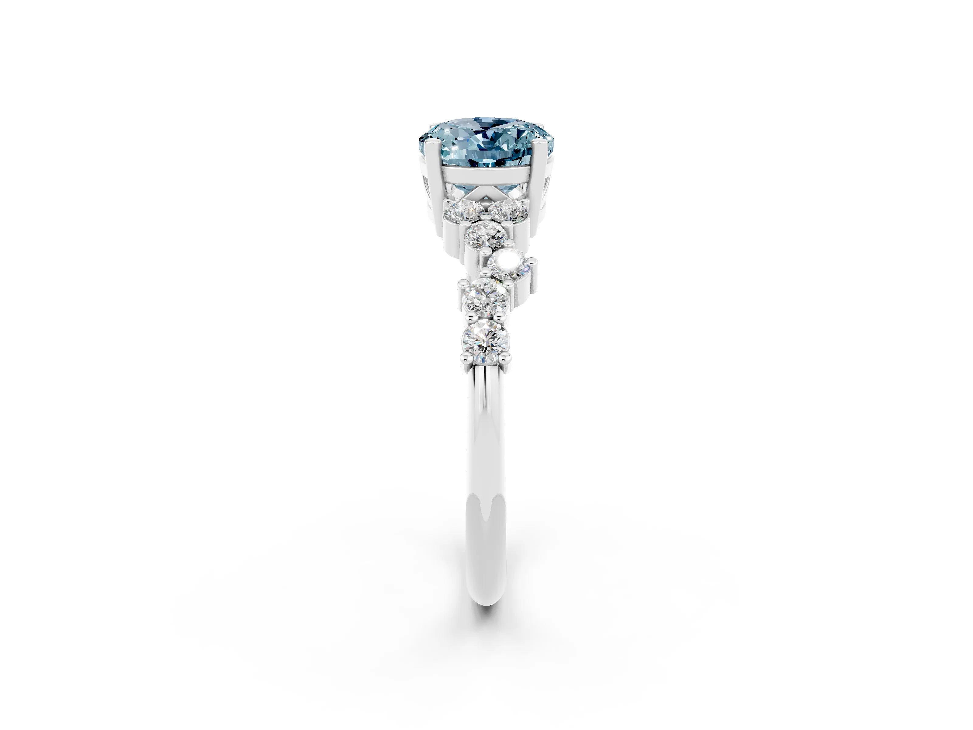 White gold Oval Cut Diamond Cluster Pavé Band with Four-Prong Setting_2