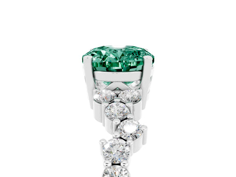 White gold Oval Cut Diamond Cluster Pavé Band with Four-Prong Setting_5