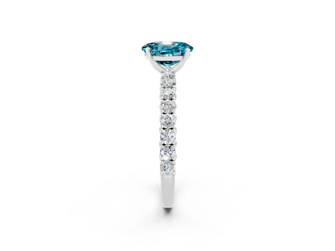 White gold Oval Cut Diamond Pavé Band Solitaire Ring with Prong Setting_2