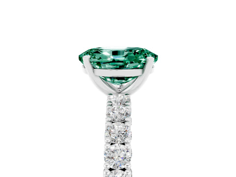 White gold Oval Cut Diamond Pavé Band Solitaire Ring with Prong Setting_5
