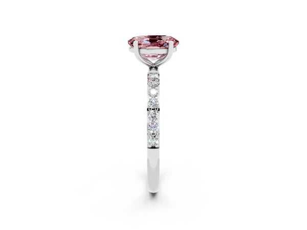 White gold Oval Cut Diamond Pavé Band with Six-Prong Setting