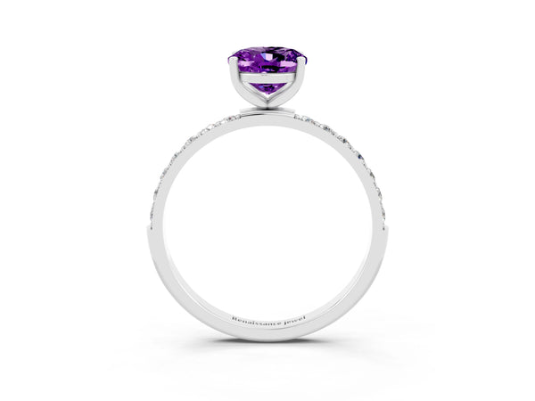 Silver Oval Cut Amethyst Solitaire Ring with Round Pavé Shoulders and Prong Setting