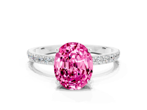 White gold Oval Cut Diamond Pavé Band with Six-Prong Setting