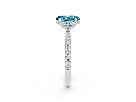 White gold Oval Cut Diamond Solitaire Ring with Four-Prong Setting and Pavé Band_2