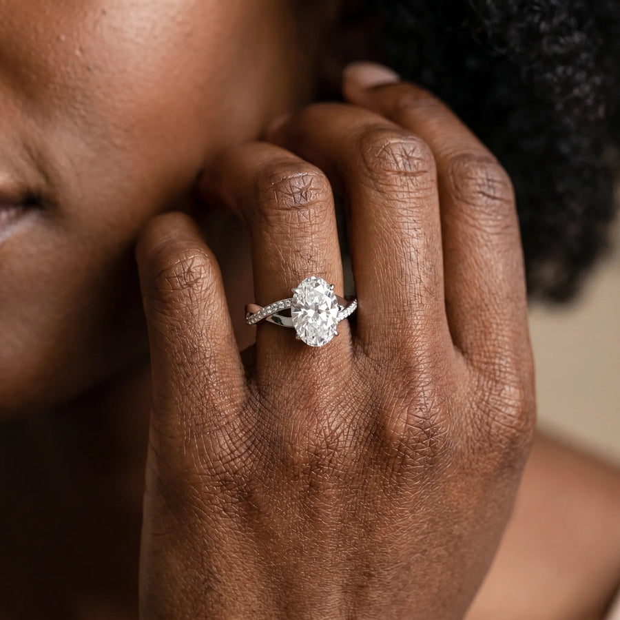White gold Oval Cut Diamond Twisted Band Engagement Ring with Prong Setting