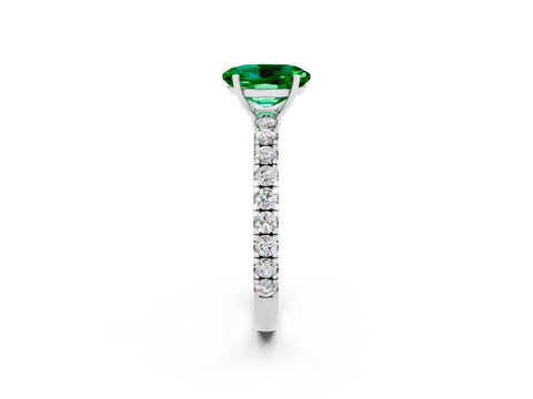 White gold Oval Cut Emerald Pavé Solitaire Engagement Ring with Four-Prong Setting_32