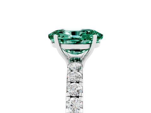 White gold Oval Cut Green Sapphire Pavé Solitaire Engagement Ring with Four-Prong Setting_17