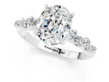 White gold Oval Cut Moissanite Cluster Side Stone Solitaire Ring with Prong Setting_25