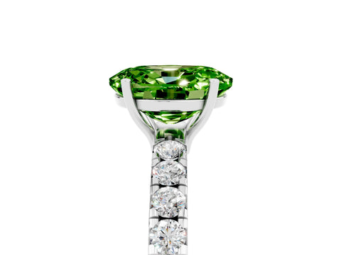 White gold Oval Cut Peridot Pavé Solitaire Engagement Ring with Four-Prong Setting_17