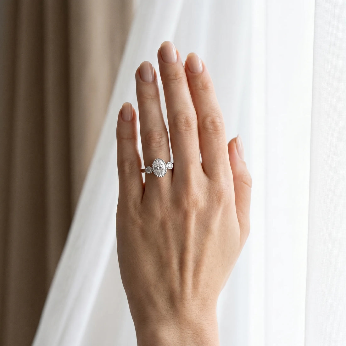 White gold Oval Three-Stone Bezel Set Diamond Ring with Solitaire Band_27