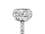White gold Oval and Emerald Toi Moi Ring with Prong Setting and Pave Band 5