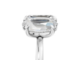 White gold Oval and Emerald Toi Moi Ring with Prong Setting and Plain Band 5