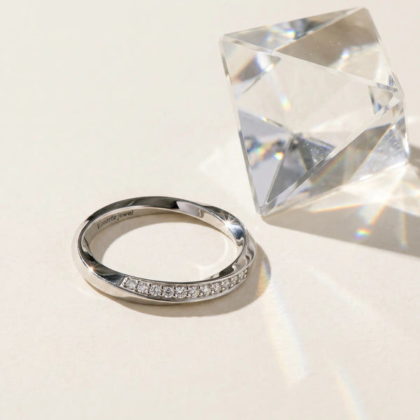 Platinum Pavé Round Diamond Twist Band