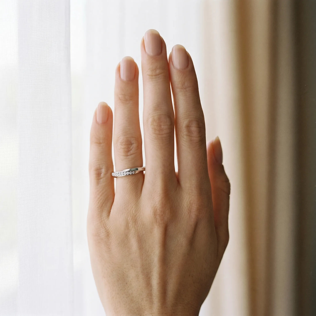White gold Pavé Round Diamond Twist Band_137