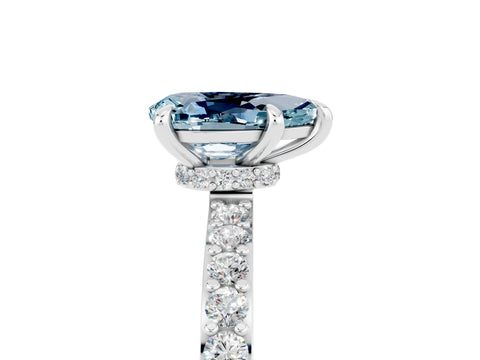 White gold Pear Cut Aquamarine Pavé Engagement Ring with Round  Accents and Prong Setting_29