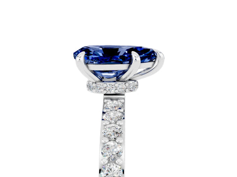 White gold Pear Cut Blue Sapphire Solitaire Engagement Ring with Pavé Band and Four-Prong Setting_5