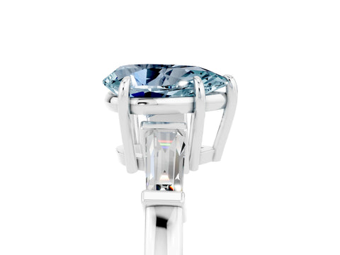 White gold Pear Cut Cut Diamond Ring with Tapered Baguette Side Stones in Four-Prong Setting_5