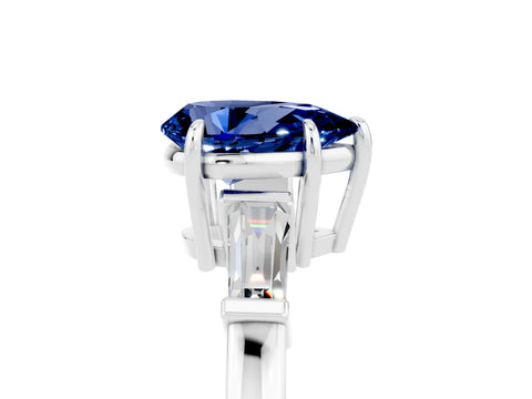 White gold Pear Cut Cut Diamond Ring with Tapered Baguette Side Stones in Four-Prong Setting_5
