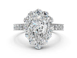 White gold Pear Cut Cut Halo Diamond Pavé Engagement Ring with Milgrain Detailing_219