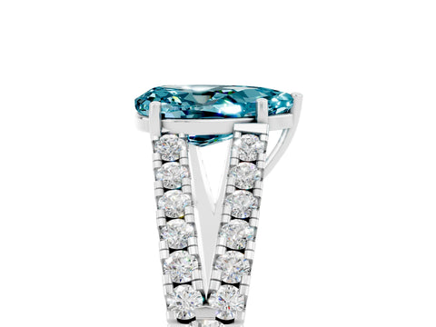 White gold Pear Cut Cut Split Shank Pave Diamond Engagement Ring with Four-Prong Setting_5