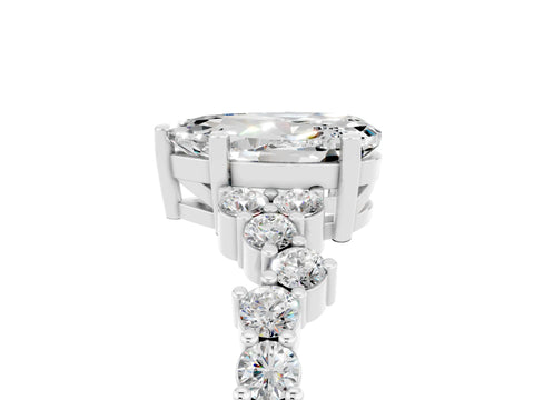 White gold Pear Cut Diamond Cluster Pavé Band with Four-Prong Setting_5