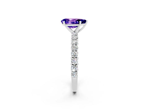 White gold Pear Cut Diamond Pavé Band Solitaire Ring with Prong Setting_2