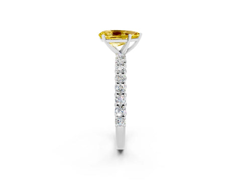 White gold Pear Cut Diamond Pavé Band Solitaire Ring with Prong Setting_2