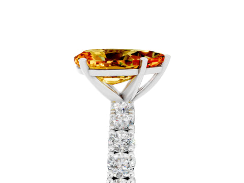 White gold Pear Cut Diamond Pavé Band Solitaire Ring with Prong Setting_5