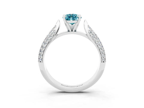 White gold Pear Cut Diamond Solitaire Engagement Ring with Pavé Band and Four-Prong Setting_3