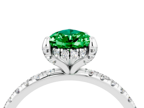 White gold Pear Cut Diamond Solitaire Ring with Four-Prong Setting and Pavé Band_4