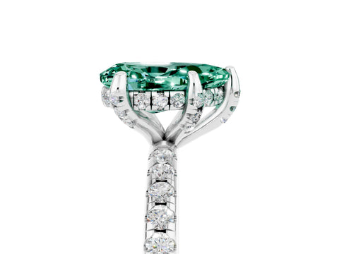 White gold Pear Cut Diamond Solitaire Ring with Four-Prong Setting and Pavé Band_5