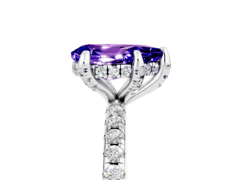 White gold Pear Cut Diamond Solitaire Ring with Four-Prong Setting and Pavé Band_5