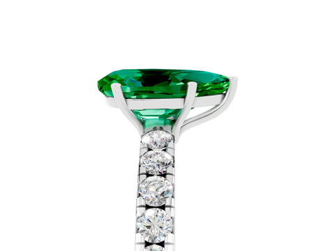 White gold Pear Cut Emerald Pavé Solitaire Engagement Ring with Four-Prong Setting_17