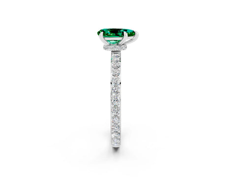 White gold Pear Cut Emerald Ring with Pavé Band and Four-Prong Setting_2