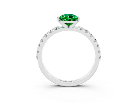 White gold Pear Cut Emerald Solitaire Pavé Band with Four-Prong Setting_3