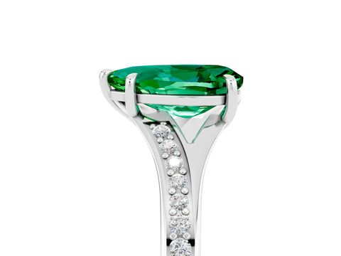 White gold Pear Cut Emerald Solitaire Ring with Pavé Band and Prong Setting_17