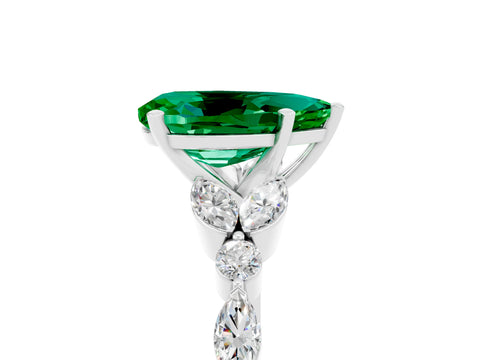 White gold Pear Cut Emerald Solitaire Ring with Side Stones and Four-Prong Setting_53