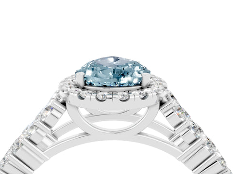 White gold Pear Cut Halo Pavé Diamond Engagement Ring with Split Shank and Four-Prong Setting_4