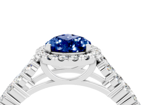White gold Pear Cut Halo Pavé Diamond Engagement Ring with Split Shank and Four-Prong Setting_4