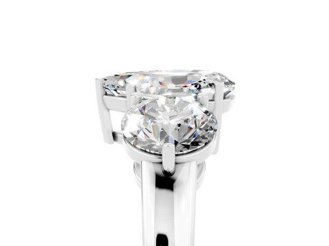 White gold Pear Cut Moissanite Three-Stone Ring with Prong Setting and Classic Band_5