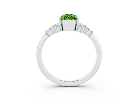 White gold Pear Cut Peridot Ring with Side Stones and Four-Prong Setting_39