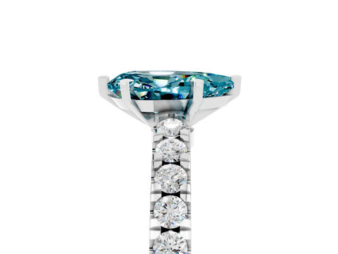 White gold Pear Cut Solitaire Diamond with Pavé Band and Four-Prong Setting_5