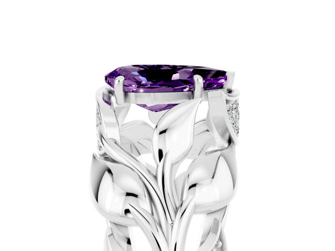 White gold Pear Cut Solitaire Leaf-Inspired Engagement Ring with Prong Setting_5