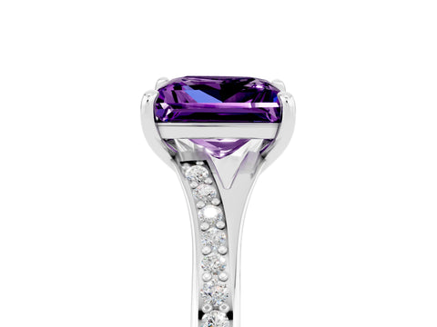 White gold Princess Cut Amethyst Solitaire Ring with Pavé Band and Prong Setting_5