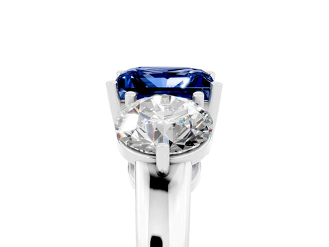 White gold Princess Cut Blue Sapphire Three-Stone Ring with Prong Setting and Classic Band_5